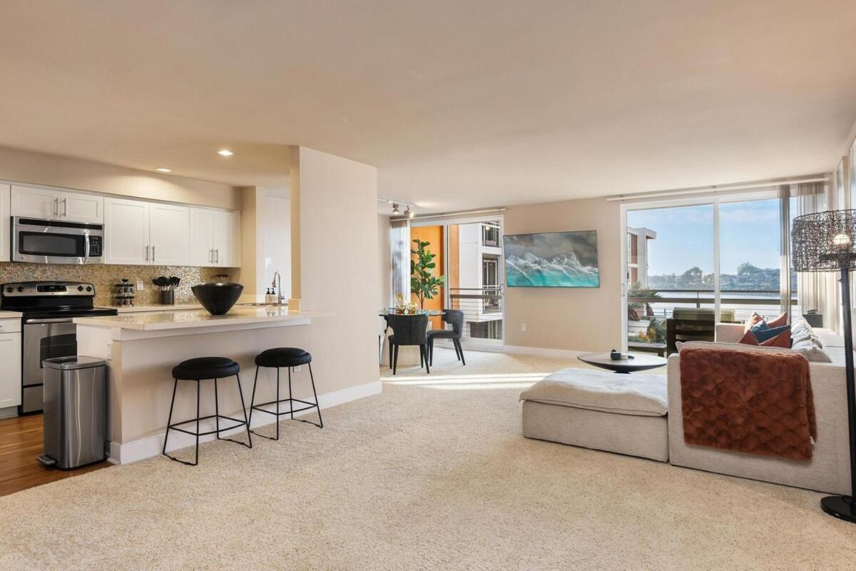 The Citrine - Water View Large 2br Marina * Los Angeles